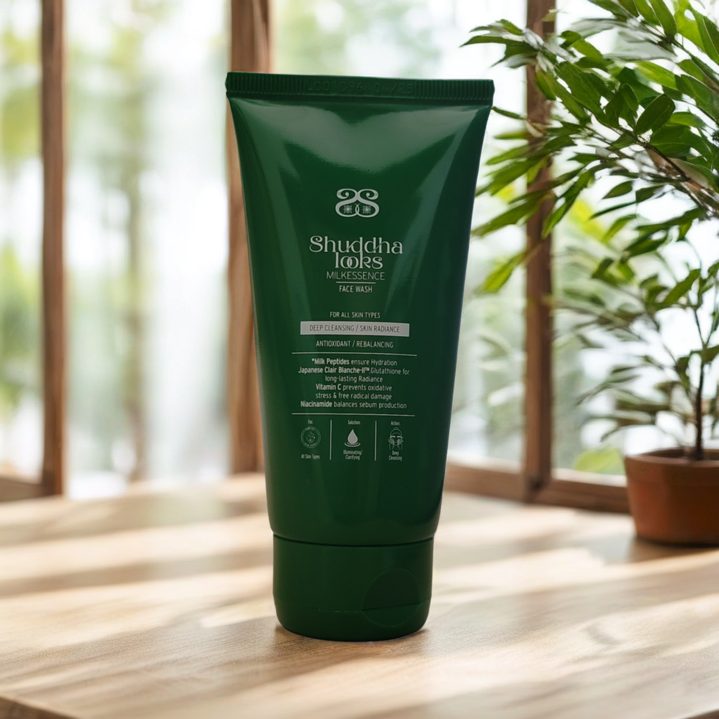 Milk Essence Face Wash with Glutathione, Vitamin C & Niacinamide