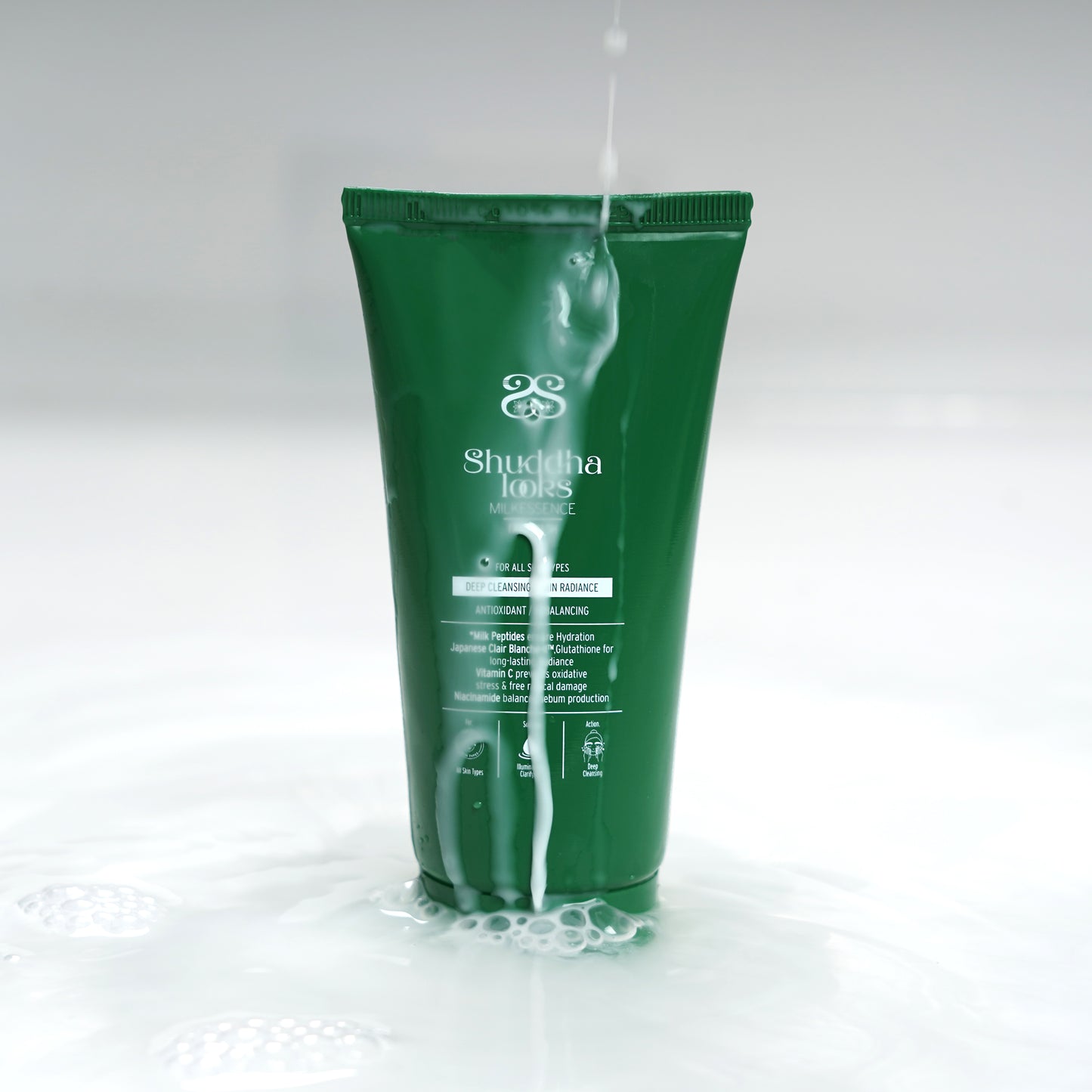 Milk Essence Face Wash – Glow-Boosting Cleanser with Glutathione, Vitamin C & Niacinamide