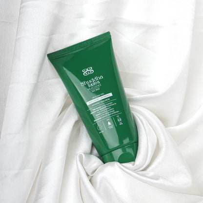 Milk Essence Face Wash – Glow-Boosting Cleanser with Glutathione, Vitamin C & Niacinamide